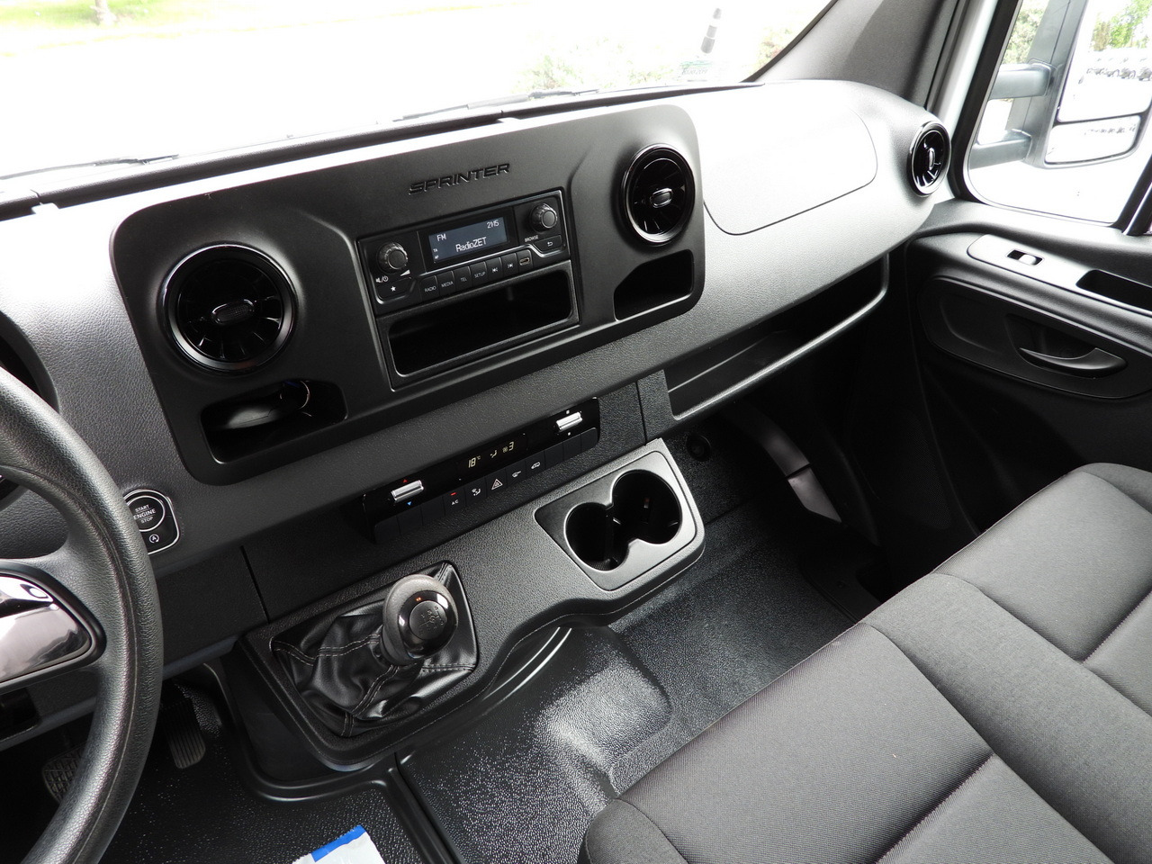 Тентованный фургон MERCEDES SPRINTER 519 TARPAULIN 8 PALLETS WEBASTO CRUISE CONTROL TWIN WHEELS AIR CONDITIONING 190HP: фото 36 Тентованный фургон MERCEDES SPRINTER 519 TARPAULIN 8 PALLETS WEBASTO CRUISE CONTROL TWIN WHEELS AIR CONDITIONING 190HP: фото 36