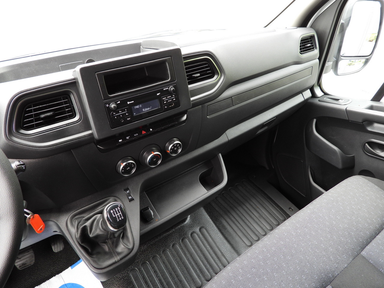 Тентованный фургон OPEL MOVANO TARPAULIN LIFT 9 PALLETS WEBASTO CRUISE CONTROL LED LIGHTS PNEUMATICS AIR CONDITIONING 165HP: фото 38 Тентованный фургон OPEL MOVANO TARPAULIN LIFT 9 PALLETS WEBASTO CRUISE CONTROL LED LIGHTS PNEUMATICS AIR CONDITIONING 165HP: фото 38