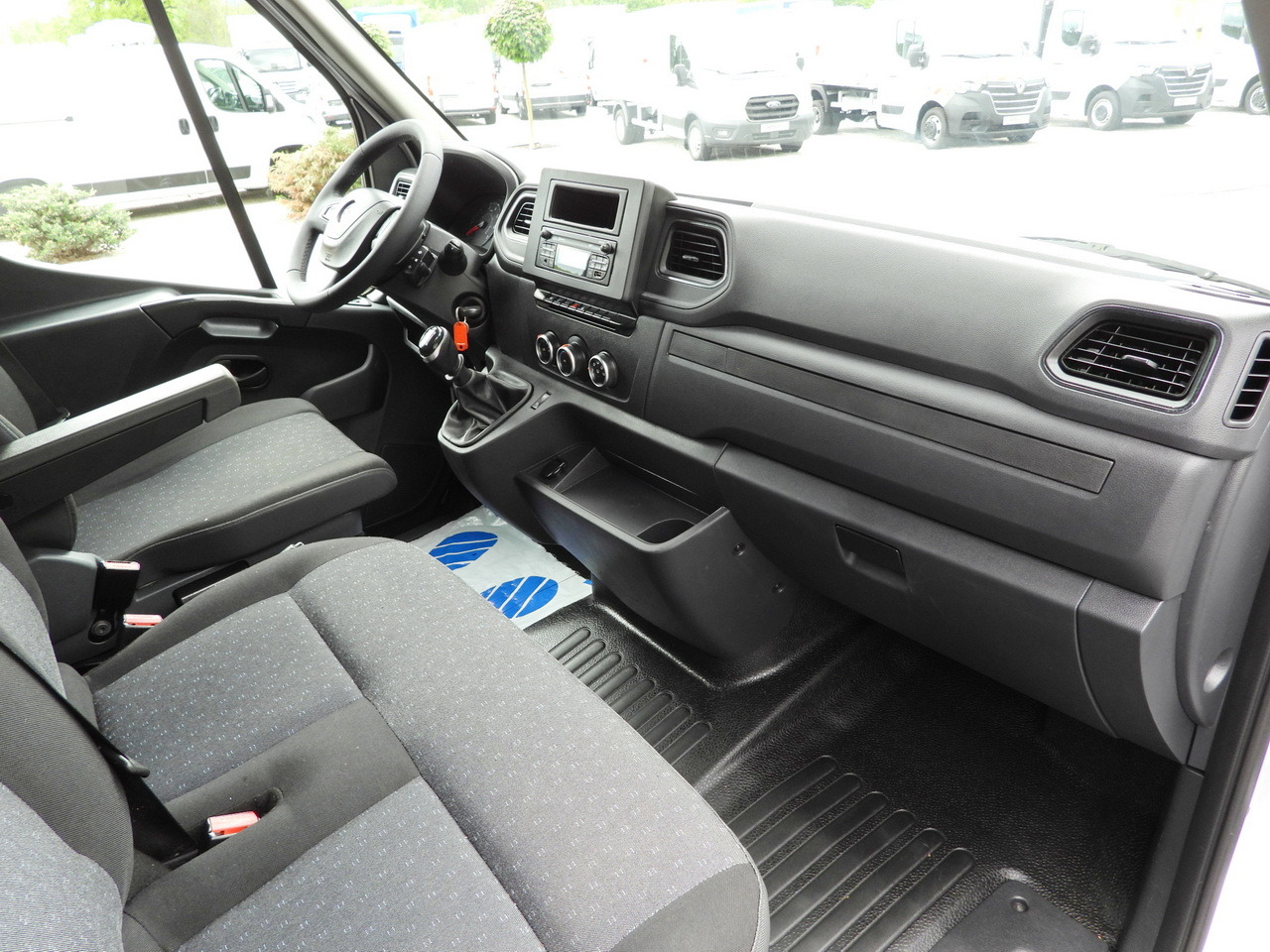 Тентованный фургон OPEL MOVANO TARPAULIN LIFT 9 PALLETS WEBASTO CRUISE CONTROL LED LIGHTS PNEUMATICS AIR CONDITIONING 165HP: фото 46 Тентованный фургон OPEL MOVANO TARPAULIN LIFT 9 PALLETS WEBASTO CRUISE CONTROL LED LIGHTS PNEUMATICS AIR CONDITIONING 165HP: фото 46