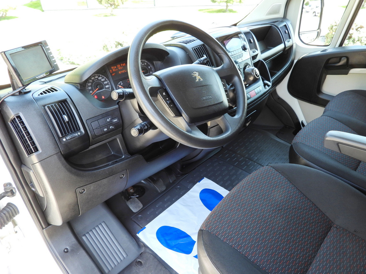 PEUGEOT BOXER BOX LIFT 8 PALLETS CRUISE CONTROL AIR CONDITIONING 130HP - Малотоннажный фургон: фото 2 PEUGEOT BOXER BOX LIFT 8 PALLETS CRUISE CONTROL AIR CONDITIONING 130HP - Малотоннажный фургон: фото 2