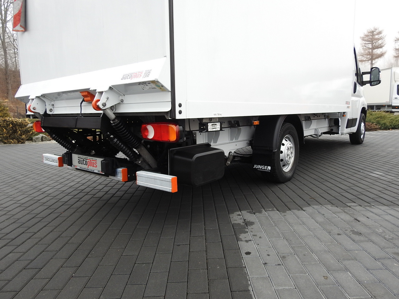 Малотоннажный фургон PEUGEOT BOXER BOX LIFT 8 PALLETS CRUISE CONTROL AIR CONDITIONING  140HP: фото 22