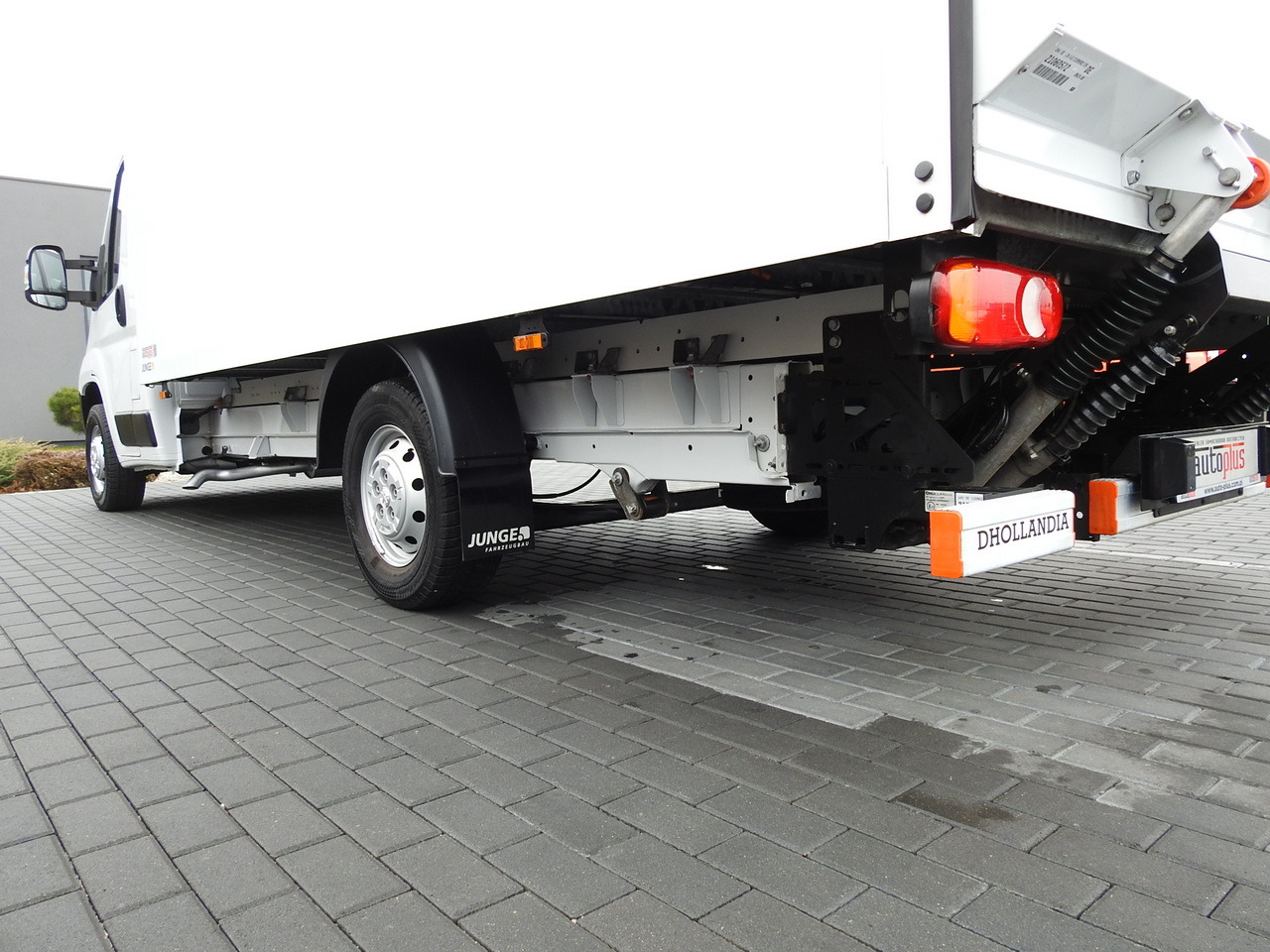Малотоннажный фургон PEUGEOT BOXER BOX LIFT 8 PALLETS CRUISE CONTROL AIR CONDITIONING  140HP: фото 15