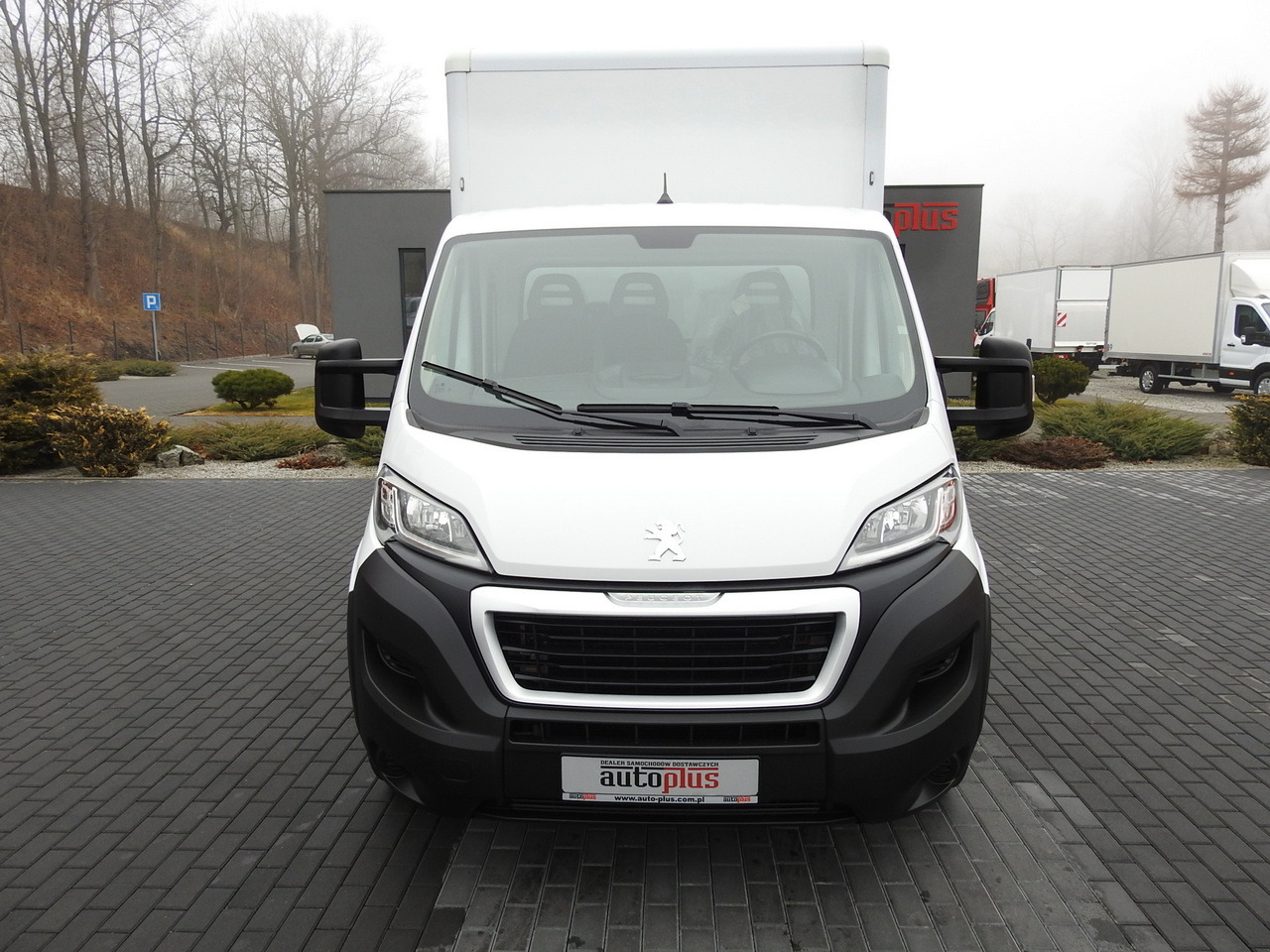 Малотоннажный фургон PEUGEOT BOXER BOX LIFT 8 PALLETS CRUISE CONTROL AIR CONDITIONING  140HP: фото 5