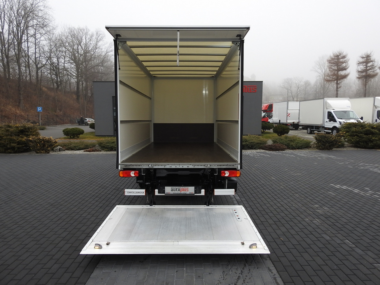 Малотоннажный фургон PEUGEOT BOXER BOX LIFT 8 PALLETS CRUISE CONTROL AIR CONDITIONING  140HP: фото 11