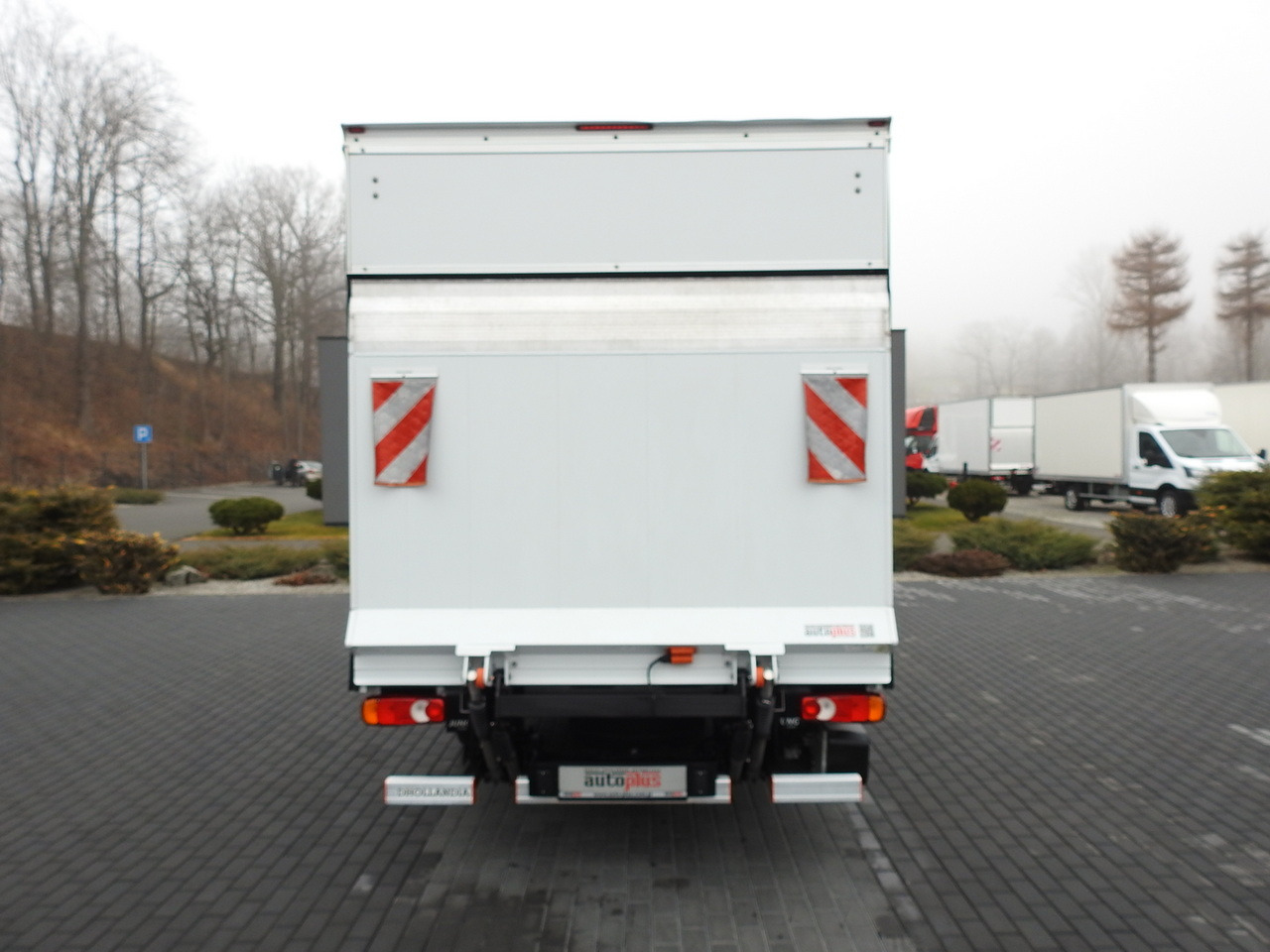 Малотоннажный фургон PEUGEOT BOXER BOX LIFT 8 PALLETS CRUISE CONTROL AIR CONDITIONING  140HP: фото 10