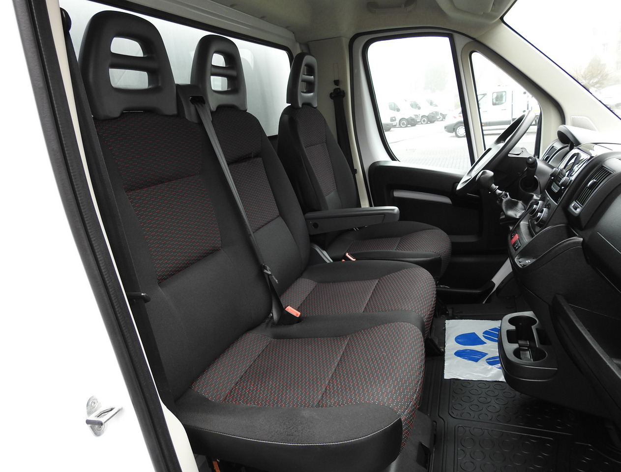 Малотоннажный фургон PEUGEOT BOXER BOX LIFT 8 PALLETS CRUISE CONTROL AIR CONDITIONING  140HP: фото 34