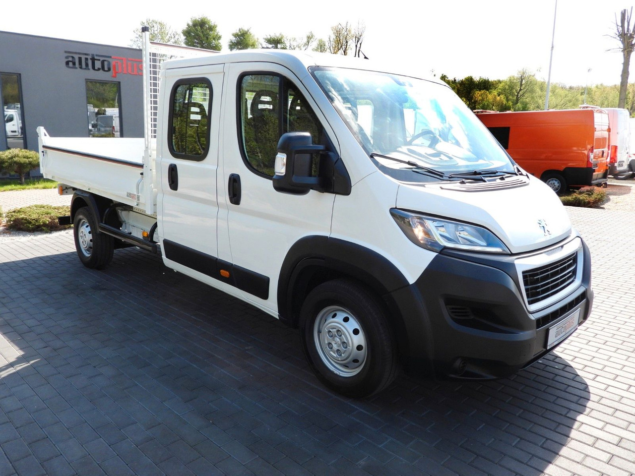 Peugeot BOXER KIPPER DOPPELKABINE DOKA 7 SITZE TEMPOMAT - Малотоннажный самосвал, Грузопассажирский фургон: фото 4 Peugeot BOXER KIPPER DOPPELKABINE DOKA 7 SITZE TEMPOMAT - Малотоннажный самосвал, Грузопассажирский фургон: фото 4