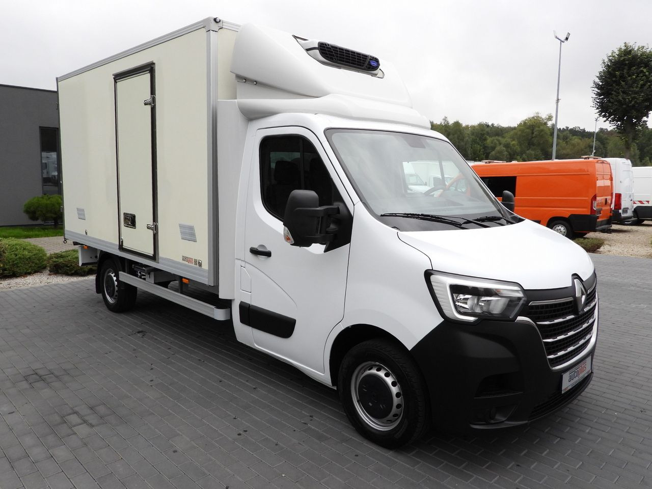 RENAULT MASTER REGRIGERATOR BOX 0*C LED LIGHTS AIR CONDITIONING 165HP - Малотоннажный рефрижератор: фото 4 RENAULT MASTER REGRIGERATOR BOX 0*C LED LIGHTS AIR CONDITIONING 165HP - Малотоннажный рефрижератор: фото 4