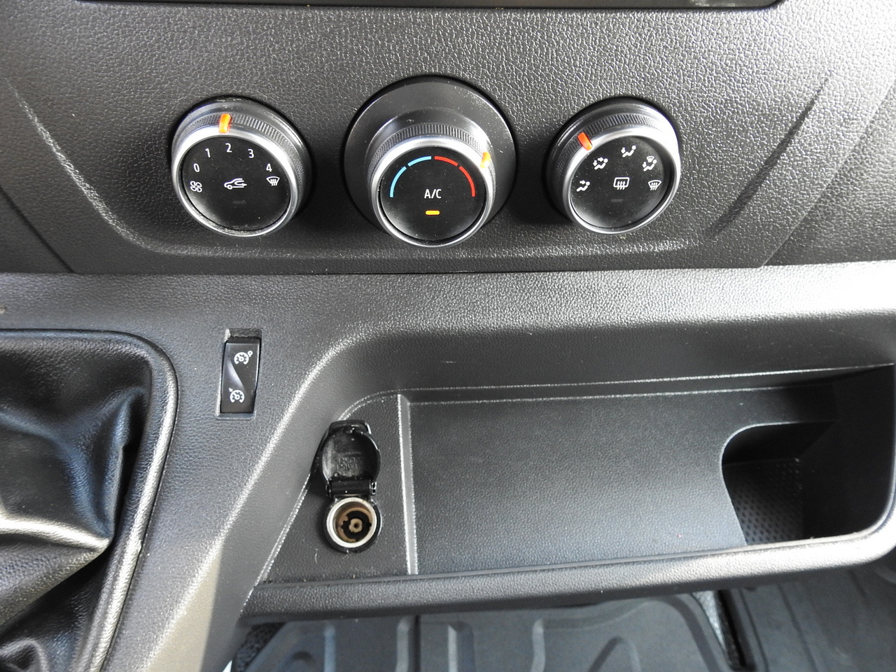 Тентованный фургон RENAULT MASTER  TARPAULIN 10 PALLETS WEBASTO CRUISE CONTROL LED LIGHTS PNEUMATICS AIR CONDITIONING  165HP: фото 36