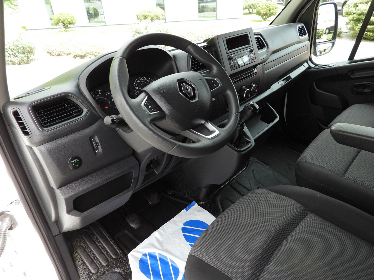 RENAULT MASTER TARPAULIN 10 PALLETS WEBASTO CRUISE CONTROL LED LIGHTS PNEUMATICS AIR CONDITIONING 165HP - Тентованный фургон: фото 2 RENAULT MASTER TARPAULIN 10 PALLETS WEBASTO CRUISE CONTROL LED LIGHTS PNEUMATICS AIR CONDITIONING 165HP - Тентованный фургон: фото 2