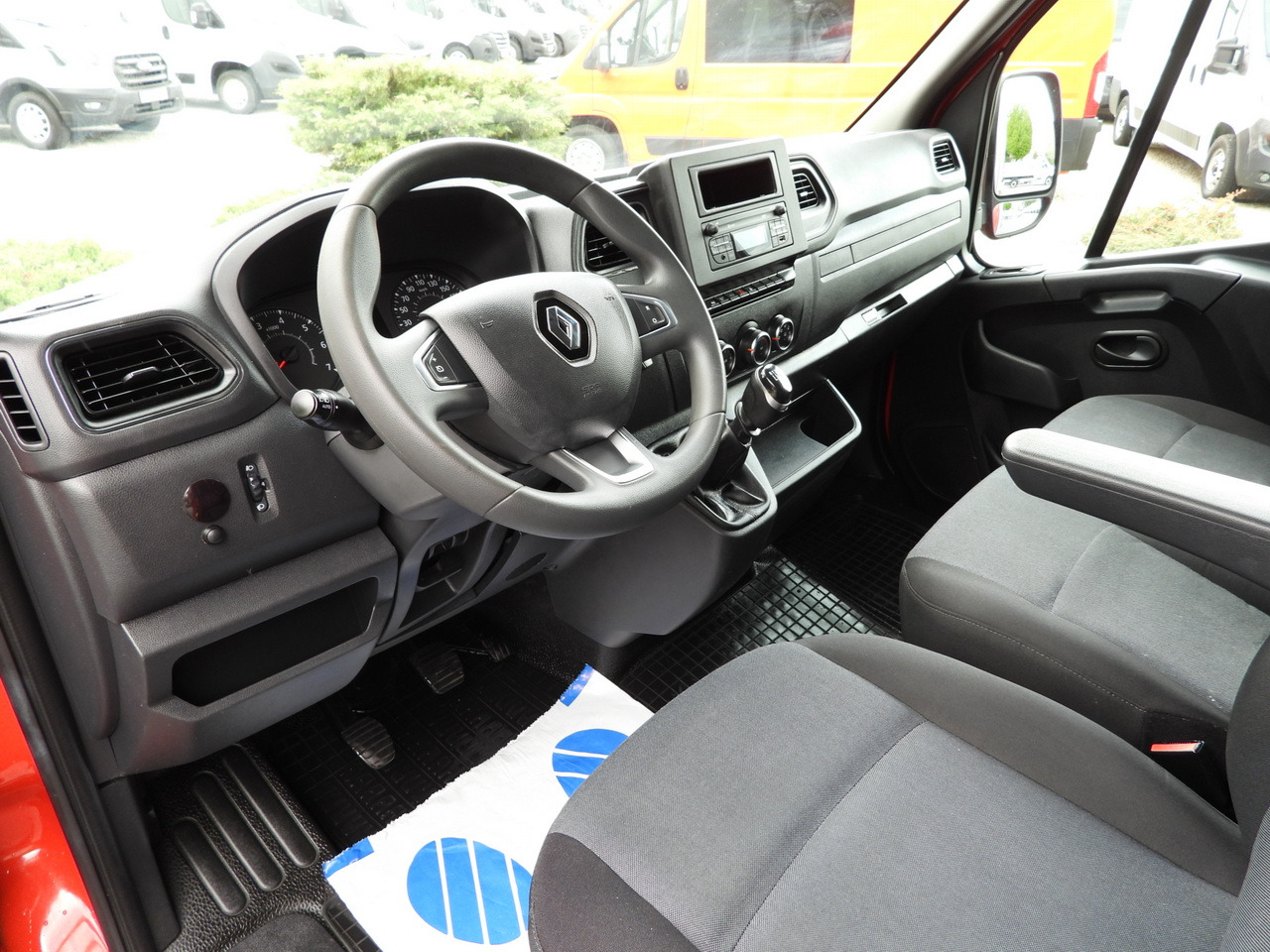 RENAULT MASTER TARPAULIN 10 PALLETS WEBASTO CRUISE CONTROL LED LIGHTS PNEUMATICS AIR CONDITIONING 165HP - Тентованный фургон: фото 2 RENAULT MASTER TARPAULIN 10 PALLETS WEBASTO CRUISE CONTROL LED LIGHTS PNEUMATICS AIR CONDITIONING 165HP - Тентованный фургон: фото 2