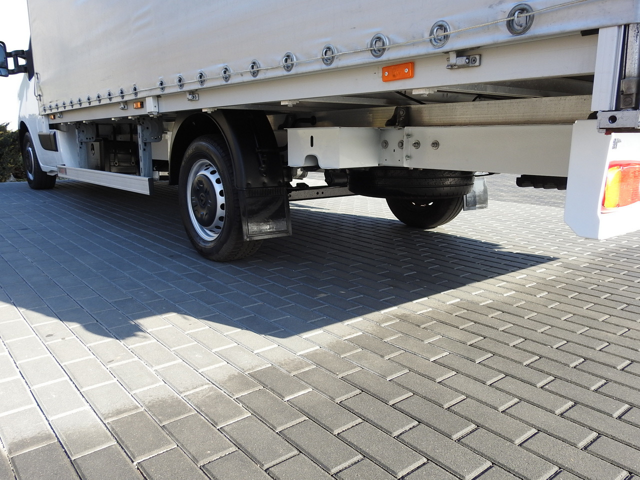 Тентованный фургон RENAULT MASTER  TARPAULIN 10 PALLETS WEBASTO CRUISE CONTROL LED LIGHTS PNEUMATICS AIR CONDITIONING  165HP: фото 16