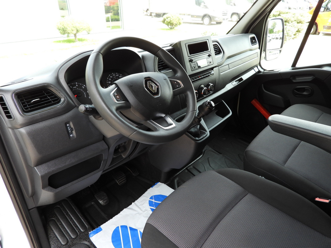 RENAULT MASTER TARPAULIN 12 PALLETS WEBASTO CRUISE CONTROL LED LIGHTS PNEUMATICS AIR CONDITIONING 165HP - Тентованный фургон: фото 2 RENAULT MASTER TARPAULIN 12 PALLETS WEBASTO CRUISE CONTROL LED LIGHTS PNEUMATICS AIR CONDITIONING 165HP - Тентованный фургон: фото 2