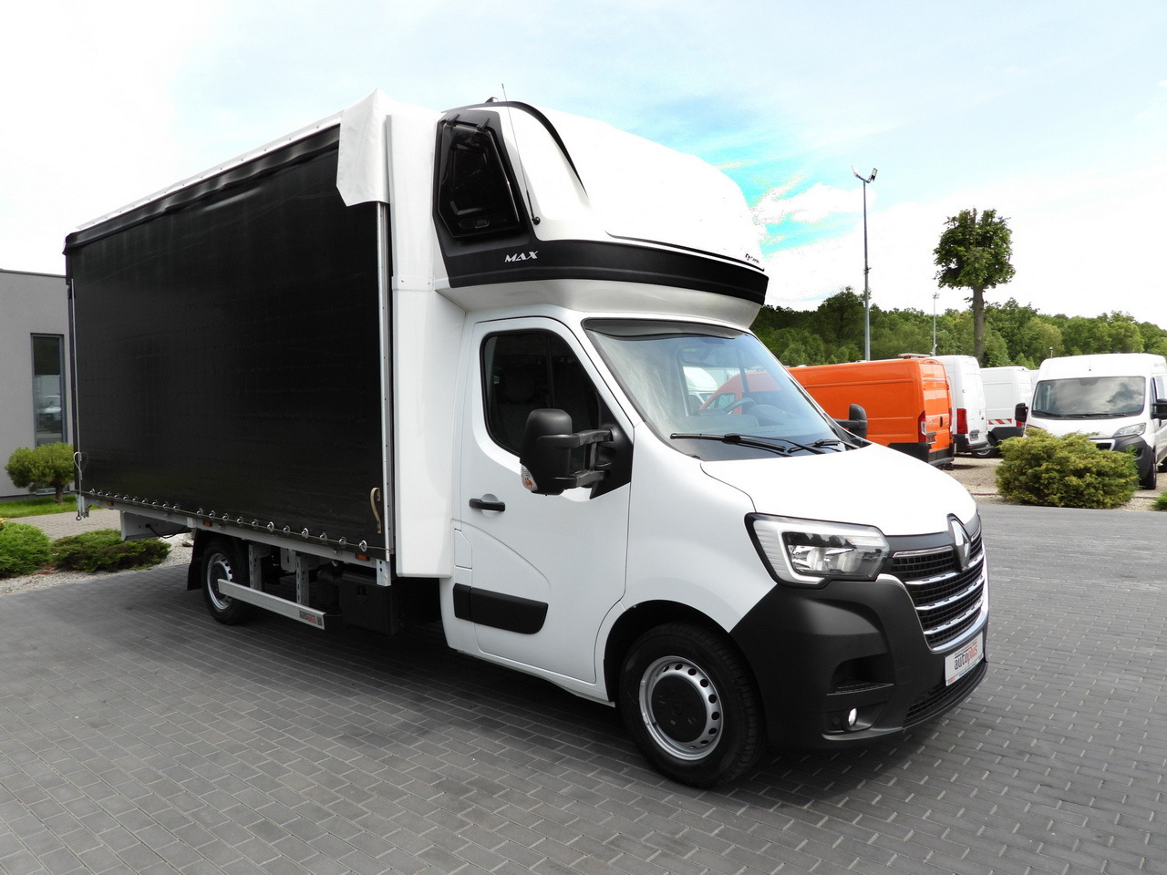 RENAULT MASTER TARPAULIN 12 PALLETS WEBASTO CRUISE CONTROL LED LIGHTS PNEUMATICS AIR CONDITIONING 165HP - Тентованный фургон: фото 4 RENAULT MASTER TARPAULIN 12 PALLETS WEBASTO CRUISE CONTROL LED LIGHTS PNEUMATICS AIR CONDITIONING 165HP - Тентованный фургон: фото 4