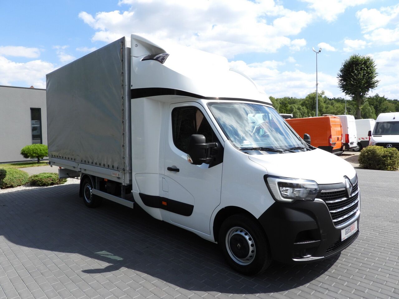 RENAULT MASTER TARPAULIN 8 PALLETS WEBASTO CRUISE CONTROL LED LIGHTS PNEUMATICS AIR CONDITIONING 165HP - Тентованный фургон: фото 4 RENAULT MASTER TARPAULIN 8 PALLETS WEBASTO CRUISE CONTROL LED LIGHTS PNEUMATICS AIR CONDITIONING 165HP - Тентованный фургон: фото 4