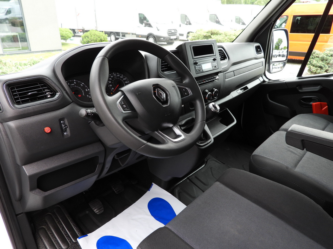 RENAULT MASTER TARPAULIN LIFT 9 PALLETS WEBASTO CRUISE CONTROL LED LIGHTS PNEUMATICS AIR CONDITIONING 165HP - Тентованный фургон: фото 2 RENAULT MASTER TARPAULIN LIFT 9 PALLETS WEBASTO CRUISE CONTROL LED LIGHTS PNEUMATICS AIR CONDITIONING 165HP - Тентованный фургон: фото 2