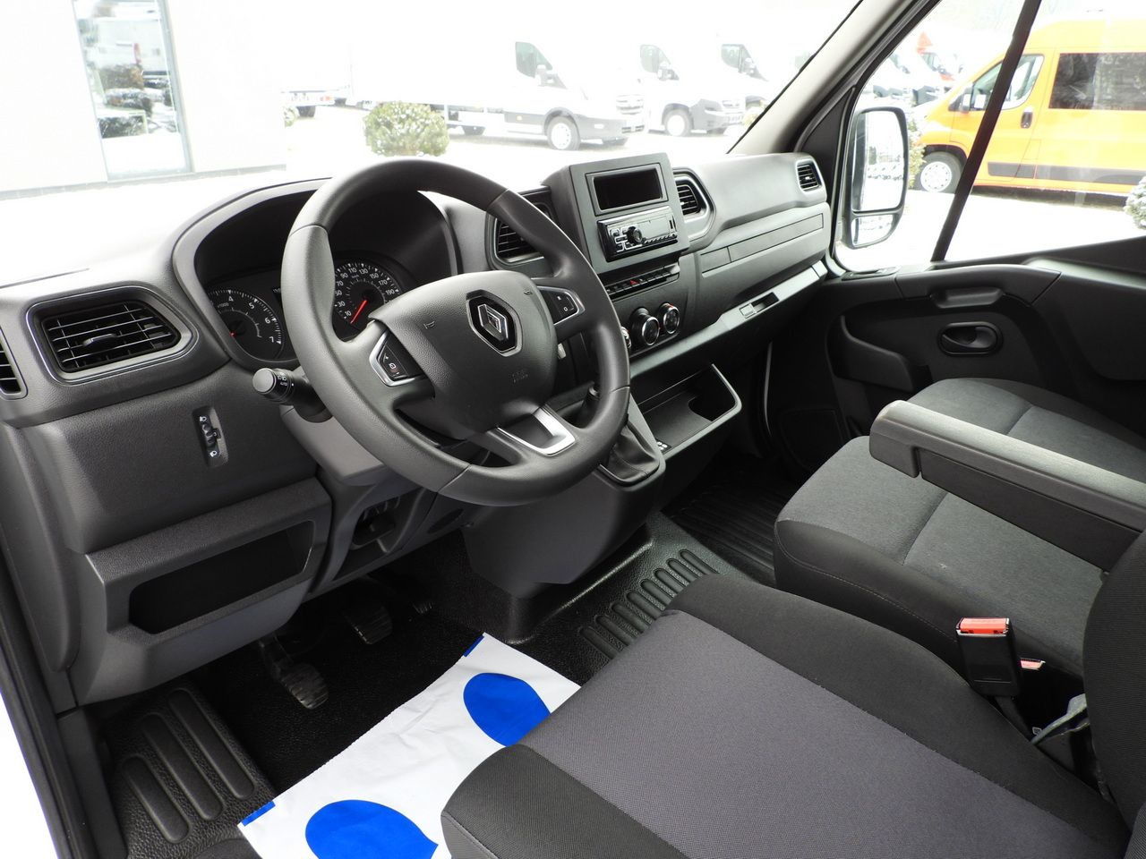 RENAULT MASTER TARPAULIN LIFT 9 PALLETS WEBASTO CRUISE CONTROL LED LIGHTS PNEUMATICS AIR CONDITIONING 165HP - Тентованный фургон: фото 2 RENAULT MASTER TARPAULIN LIFT 9 PALLETS WEBASTO CRUISE CONTROL LED LIGHTS PNEUMATICS AIR CONDITIONING 165HP - Тентованный фургон: фото 2