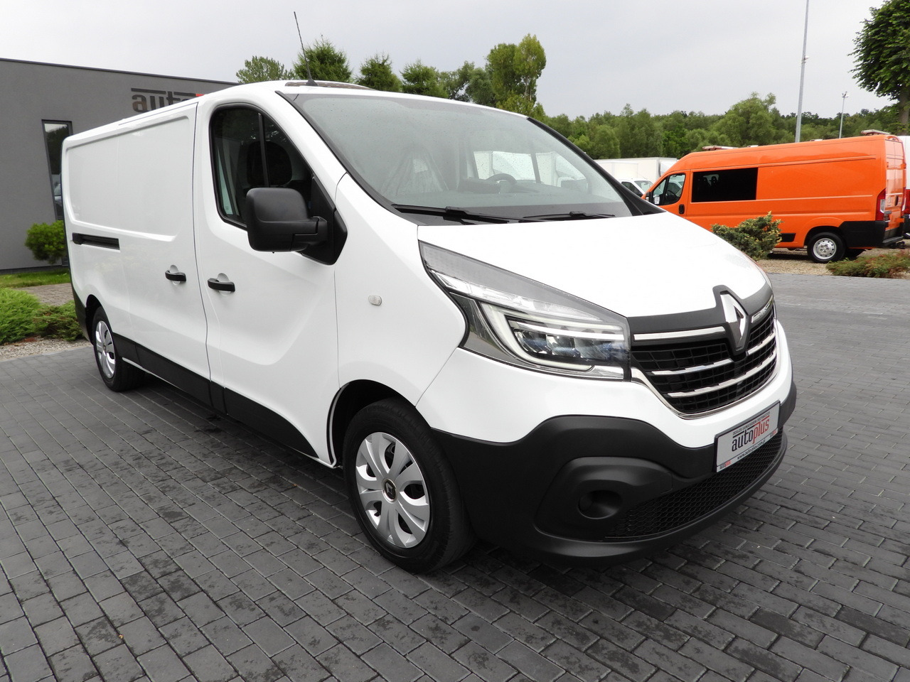 RENAULT TRAFIC REFRIGERATOR VAN -5*C POWER SUPPLY 230V CRUISE CONTROL LED LIGHTS AIR CONDITIONING 120HP - Малотоннажный рефрижератор: фото 4 RENAULT TRAFIC REFRIGERATOR VAN -5*C POWER SUPPLY 230V CRUISE CONTROL LED LIGHTS AIR CONDITIONING 120HP - Малотоннажный рефрижератор: фото 4