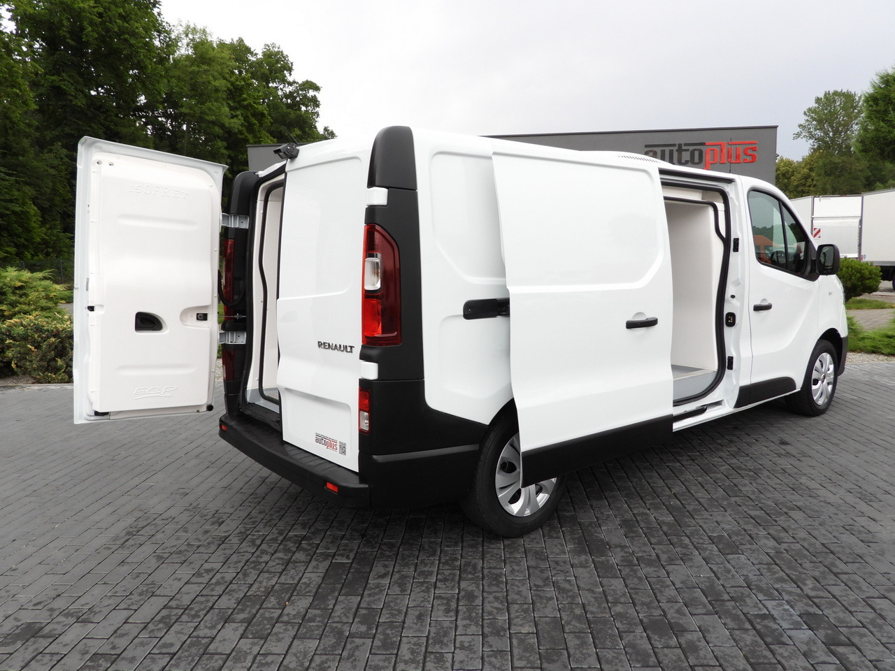 RENAULT TRAFIC REFRIGERATOR VAN -5*C POWER SUPPLY 230V CRUISE CONTROL LED LIGHTS AIR CONDITIONING 120HP - Малотоннажный рефрижератор: фото 3 RENAULT TRAFIC REFRIGERATOR VAN -5*C POWER SUPPLY 230V CRUISE CONTROL LED LIGHTS AIR CONDITIONING 120HP - Малотоннажный рефрижератор: фото 3