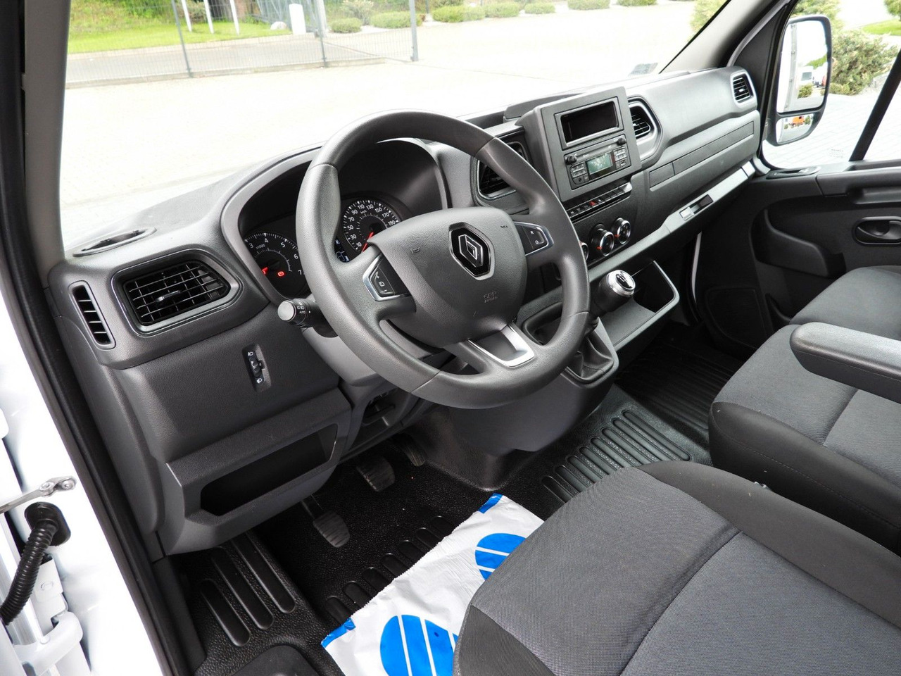 Renault MASTER PRITSCHE PLANE 10 PALETTEN TEMPOMAT A/C - Тентованный фургон: фото 2 Renault MASTER PRITSCHE PLANE 10 PALETTEN TEMPOMAT A/C - Тентованный фургон: фото 2