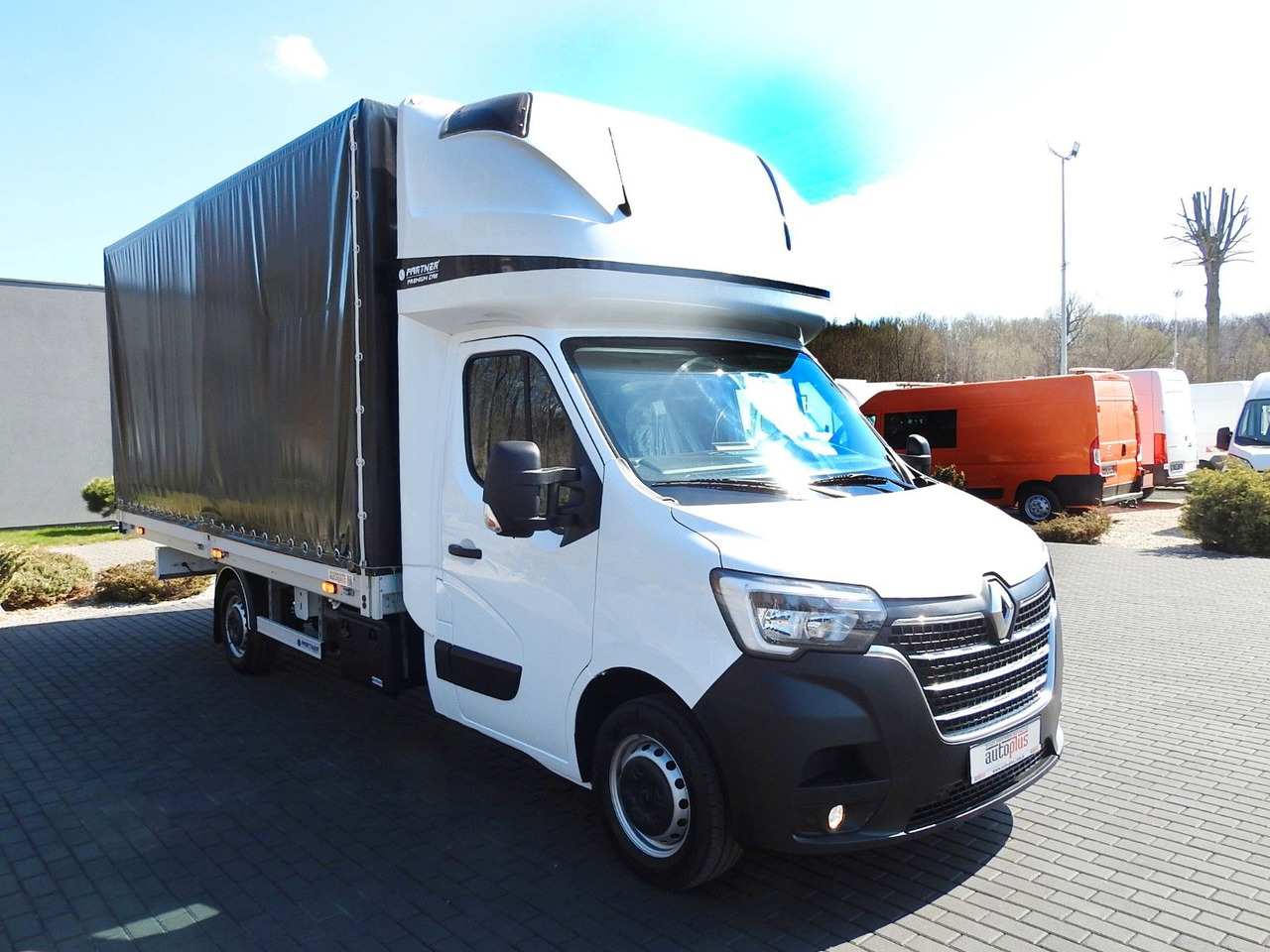 Renault MASTER PRITSCHE PLANE 10 PALETTEN WEBASTO A/C - Тентованный фургон: фото 4 Renault MASTER PRITSCHE PLANE 10 PALETTEN WEBASTO A/C - Тентованный фургон: фото 4