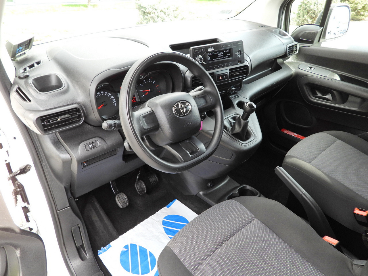 TOYOTA PROACE CITY REFRIGERATOR VAN -15*C POWER SUPPLY 230V CRUISE CONTROL AIR CONDITIONING 100HP - Малотоннажный рефрижератор: фото 2 TOYOTA PROACE CITY REFRIGERATOR VAN -15*C POWER SUPPLY 230V CRUISE CONTROL AIR CONDITIONING 100HP - Малотоннажный рефрижератор: фото 2