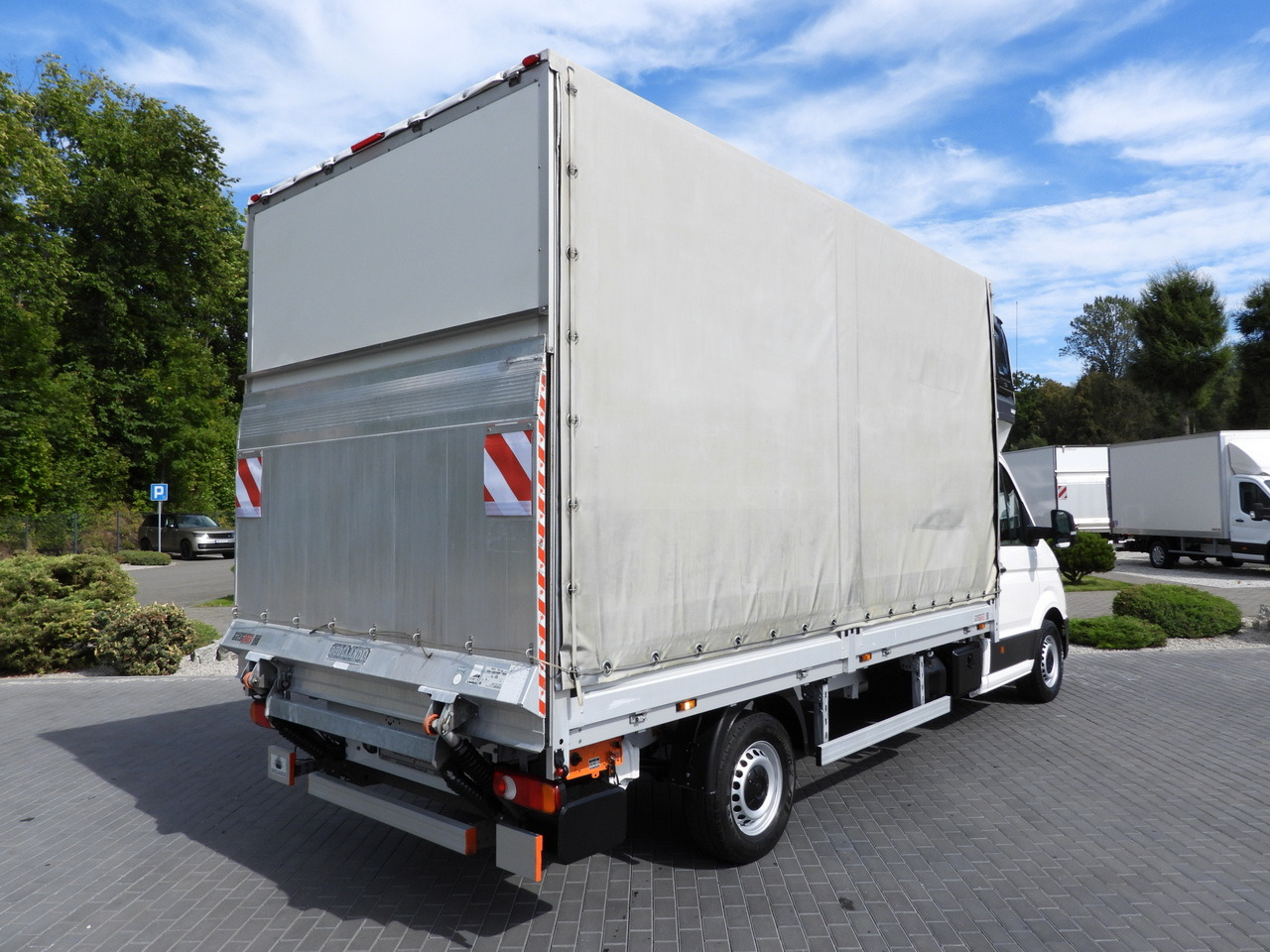 VOLKSWAGEN CRAFTER TARPAULIN LIFT 8 PALLETS WEBASTO CRUISE CONTROL LED LIGHTS AIR CONDITIONING  180HP - Тентованный фургон: фото 3 VOLKSWAGEN CRAFTER TARPAULIN LIFT 8 PALLETS WEBASTO CRUISE CONTROL LED LIGHTS AIR CONDITIONING  180HP - Тентованный фургон: фото 3