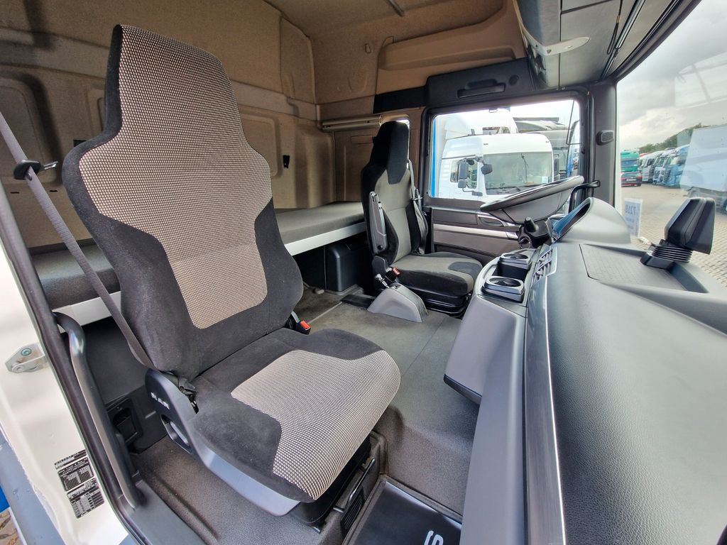 Тентованный грузовик MAN TGL 12.250 4X2 BL / Jumbo: фото 16