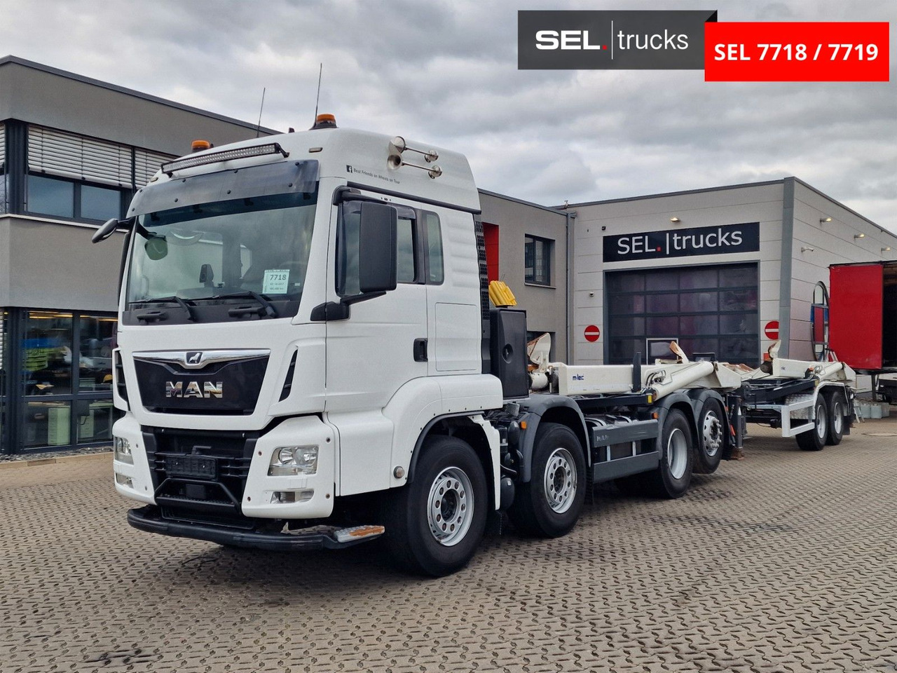 MAN TGS 35.500.8X2-6 BL / Silosteller / Lenkachse - Самосвал: фото 1 MAN TGS 35.500.8X2-6 BL / Silosteller / Lenkachse - Самосвал: фото 1