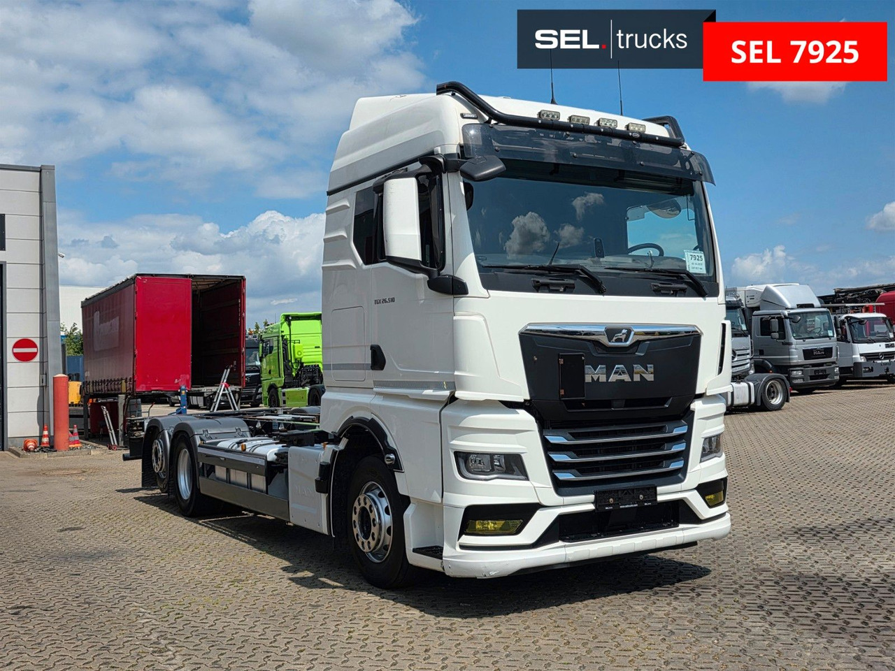 MAN TGX 26.510 6x2-2 LL CH / ZF Intarder / Liftachse - Грузовик-контейнеровоз/ Сменный кузов: фото 3 MAN TGX 26.510 6x2-2 LL CH / ZF Intarder / Liftachse - Грузовик-контейнеровоз/ Сменный кузов: фото 3