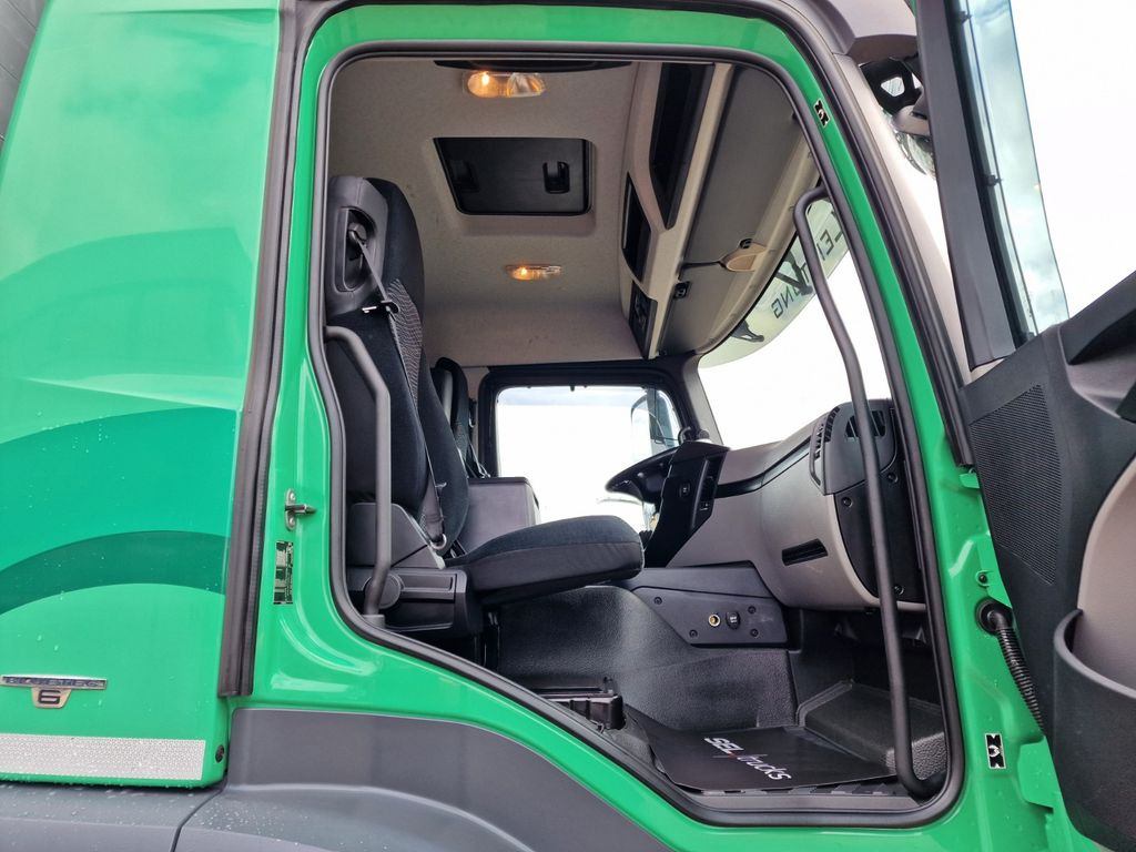 Тентованный грузовик Mercedes-Benz Antos 1830L 4X2: фото 18