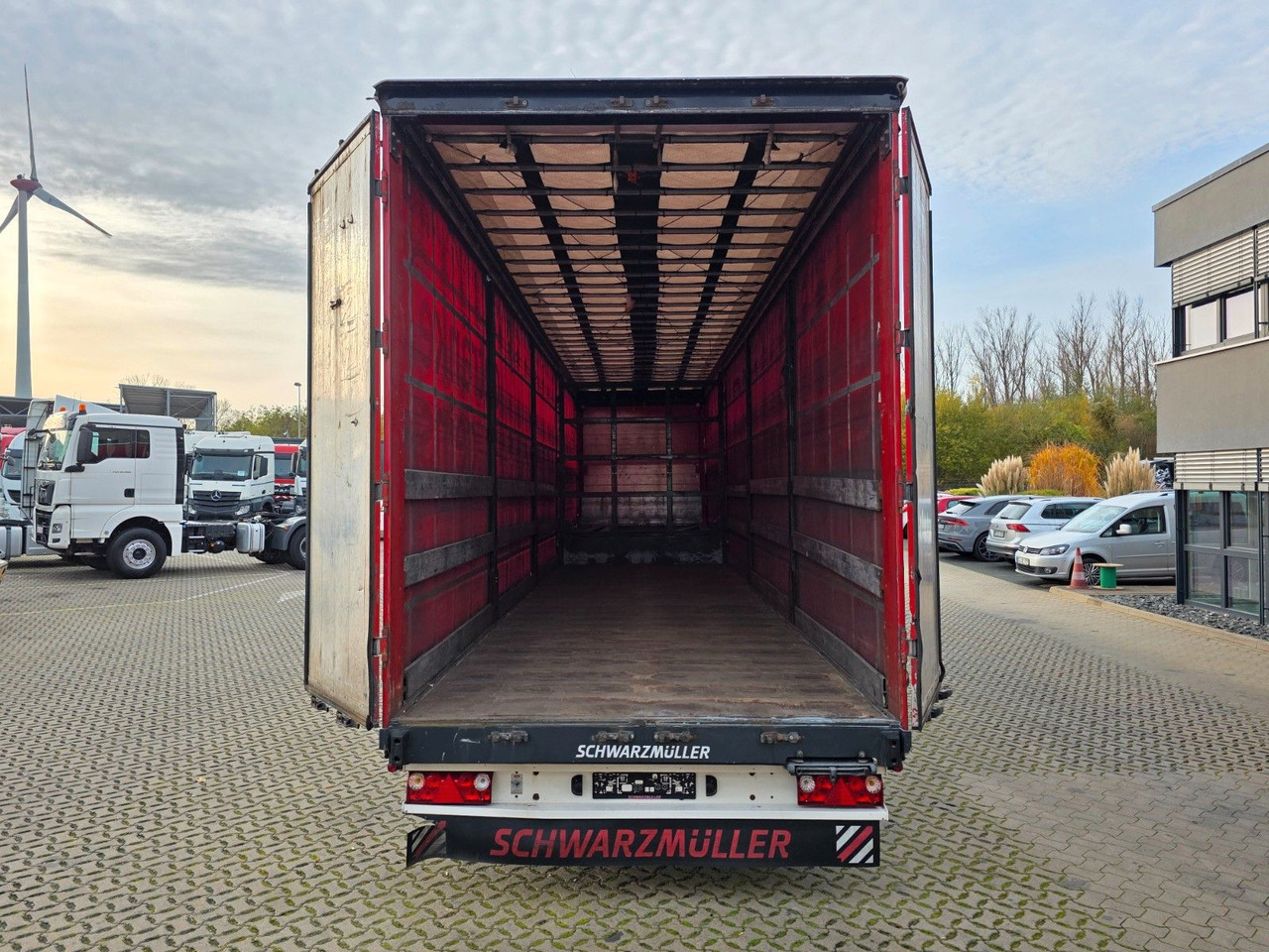 Для перевозки напитков Schwarzmüller SJ / Liftachse / Schwanenhals: фото 9