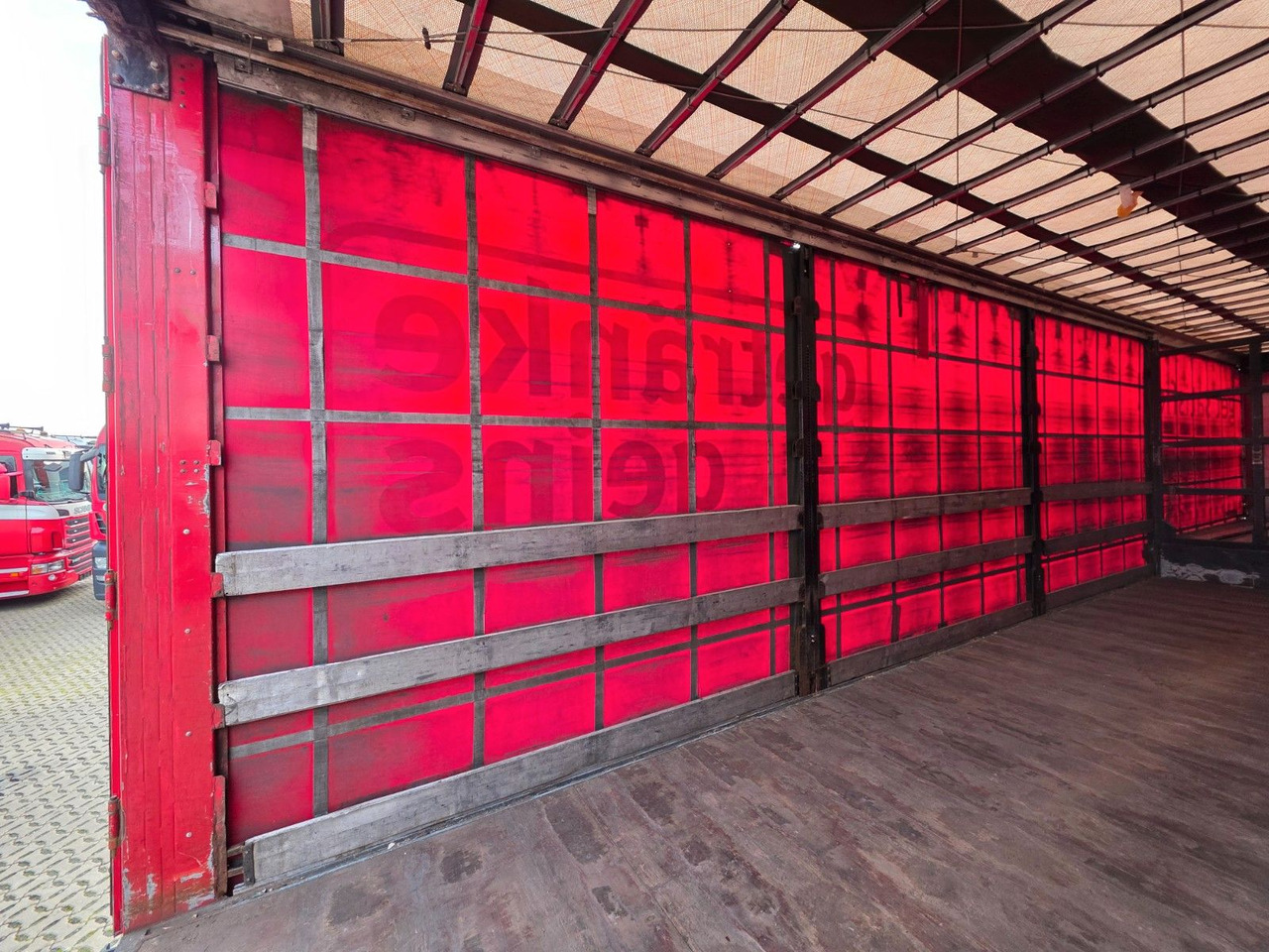 Для перевозки напитков Schwarzmüller SJ / Liftachse / Schwanenhals: фото 13