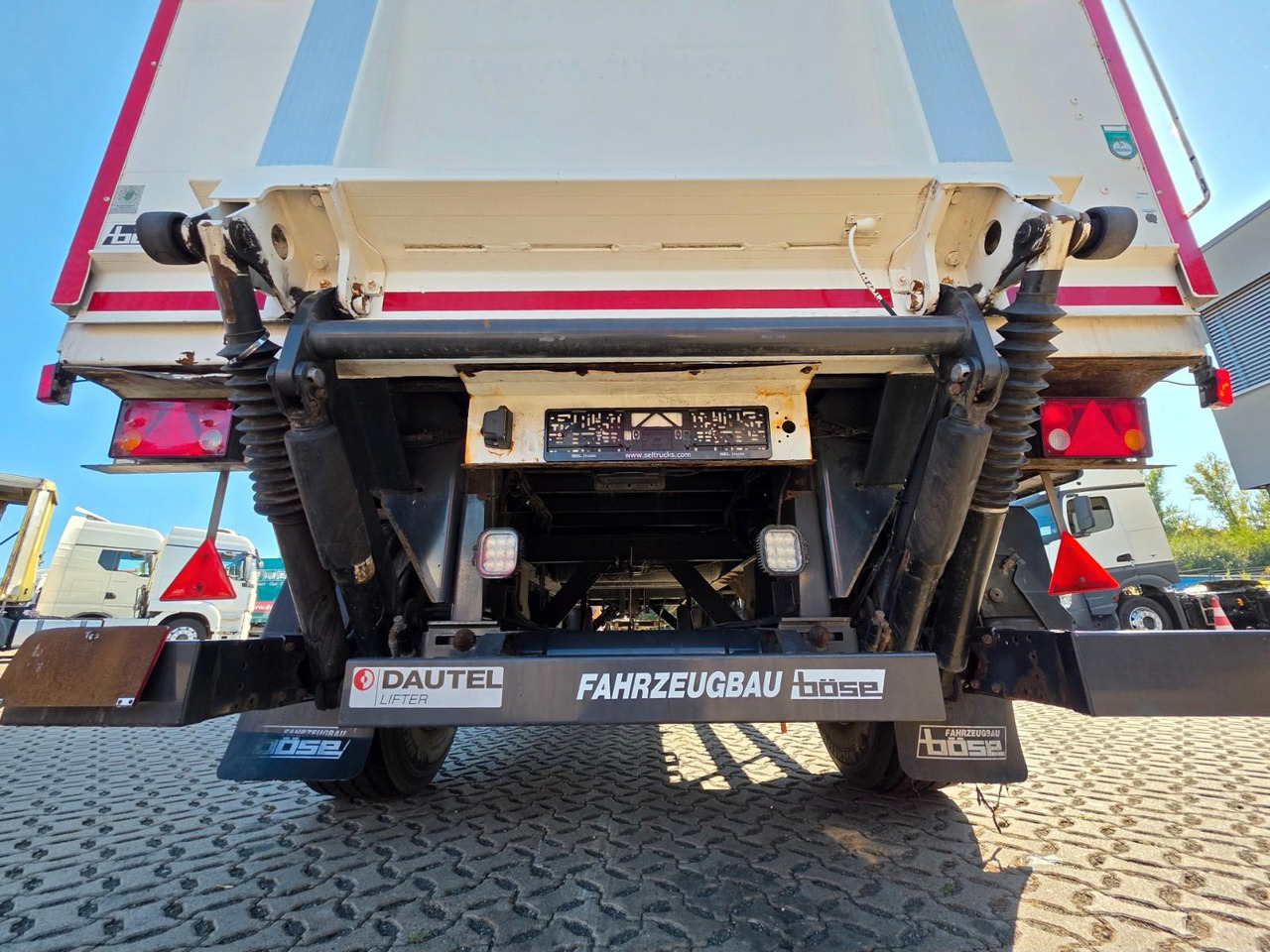 Прицеп для перевозки напитков System Trailer PRASL 18 / Ladebordwand: фото 27 Прицеп для перевозки напитков System Trailer PRASL 18 / Ladebordwand: фото 27