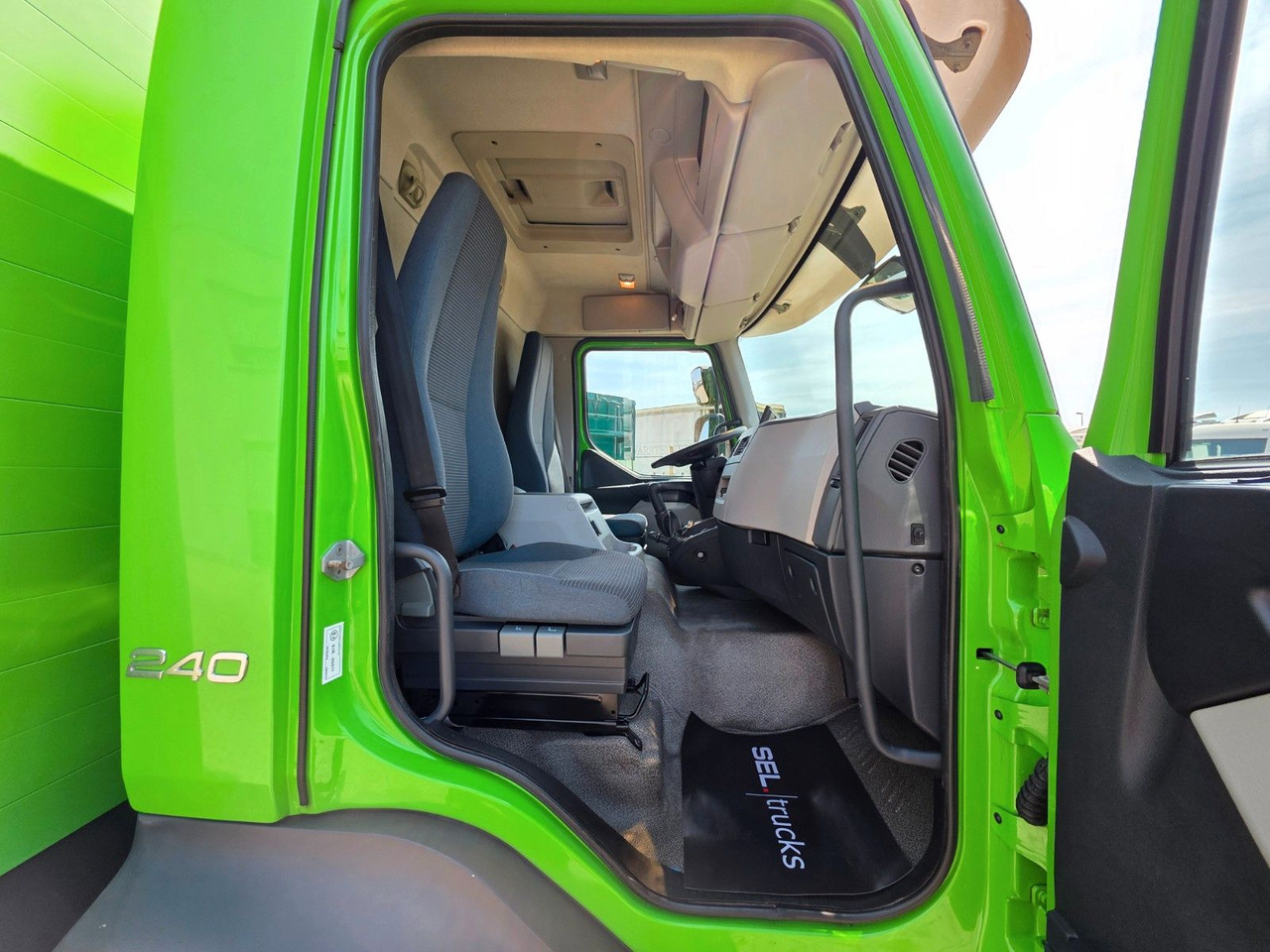 Тентованный грузовик Volvo FL 240: фото 18