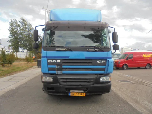DAF CF 65 220 NL KENTEKEN - Грузовик с закрытым кузовом: фото 2 DAF CF 65 220 NL KENTEKEN - Грузовик с закрытым кузовом: фото 2