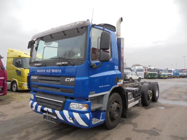 DAF CF 75.250 6X2 - Грузовик-шасси: фото 1 DAF CF 75.250 6X2 - Грузовик-шасси: фото 1