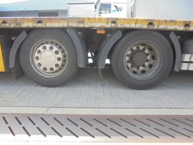 DAF XF 510 FAR 6X2 - Грузовик бортовой/ Платформа: фото 4 DAF XF 510 FAR 6X2 - Грузовик бортовой/ Платформа: фото 4