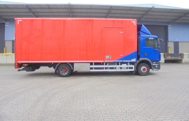 MAN TGM 12.250 NL TRUCK - Грузовик с закрытым кузовом: фото 4 MAN TGM 12.250 NL TRUCK - Грузовик с закрытым кузовом: фото 4
