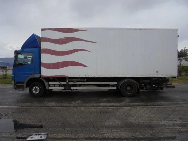 Mercedes-Benz Atego 1218 - Грузовик с закрытым кузовом: фото 2 Mercedes-Benz Atego 1218 - Грузовик с закрытым кузовом: фото 2