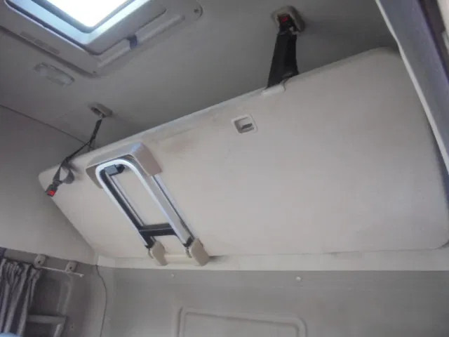 Грузовик с закрытым кузовом Scania R400 6X2 VOLUME COMBI + RETARDER: фото 9 Грузовик с закрытым кузовом Scania R400 6X2 VOLUME COMBI + RETARDER: фото 9