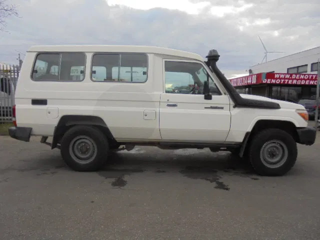 Toyota Land Cruiser HZJ78L 4WD EXPORT OUT EU ONLY - Легковой автомобиль: фото 4 Toyota Land Cruiser HZJ78L 4WD EXPORT OUT EU ONLY - Легковой автомобиль: фото 4