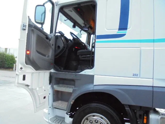 Тягач DAF XF 440: фото 8