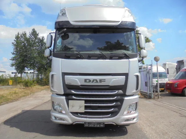 DAF XF 450 FTG 6X2 SUPER SPACE - Тягач: фото 2 DAF XF 450 FTG 6X2 SUPER SPACE - Тягач: фото 2