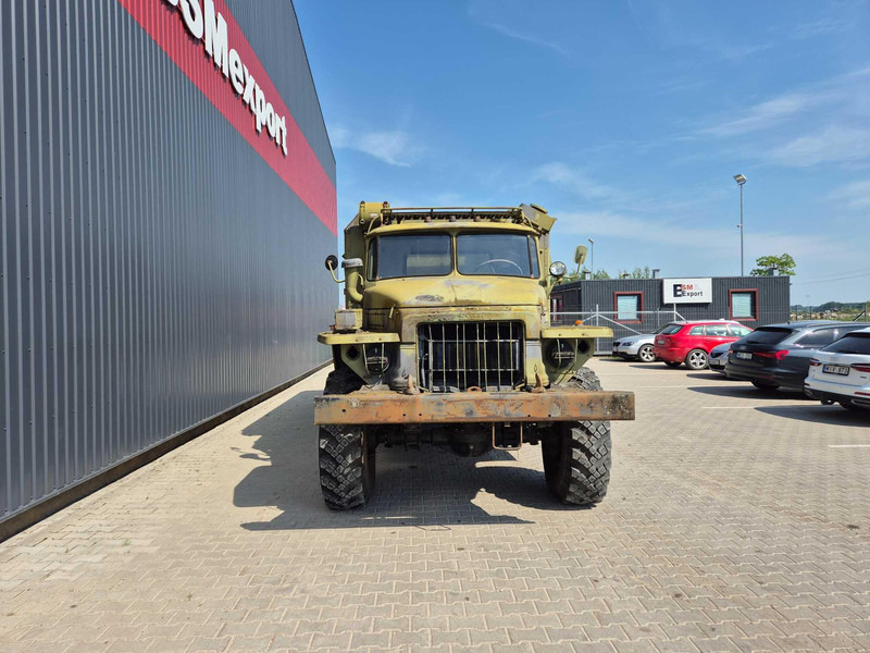 Ural Ural 375 box truck - Грузовик с закрытым кузовом: фото 2 Ural Ural 375 box truck - Грузовик с закрытым кузовом: фото 2