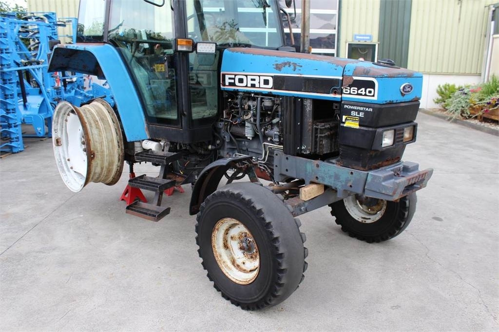 Ford 6640 2WD - Трактор: фото 2 Ford 6640 2WD - Трактор: фото 2