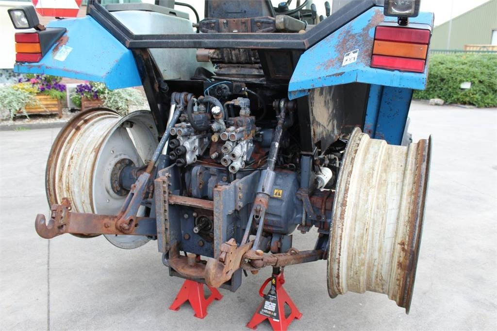 Ford 6640 2WD - Трактор: фото 4 Ford 6640 2WD - Трактор: фото 4