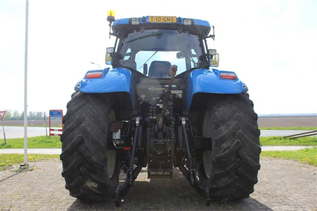 New Holland T7050 - Трактор: фото 5 New Holland T7050 - Трактор: фото 5