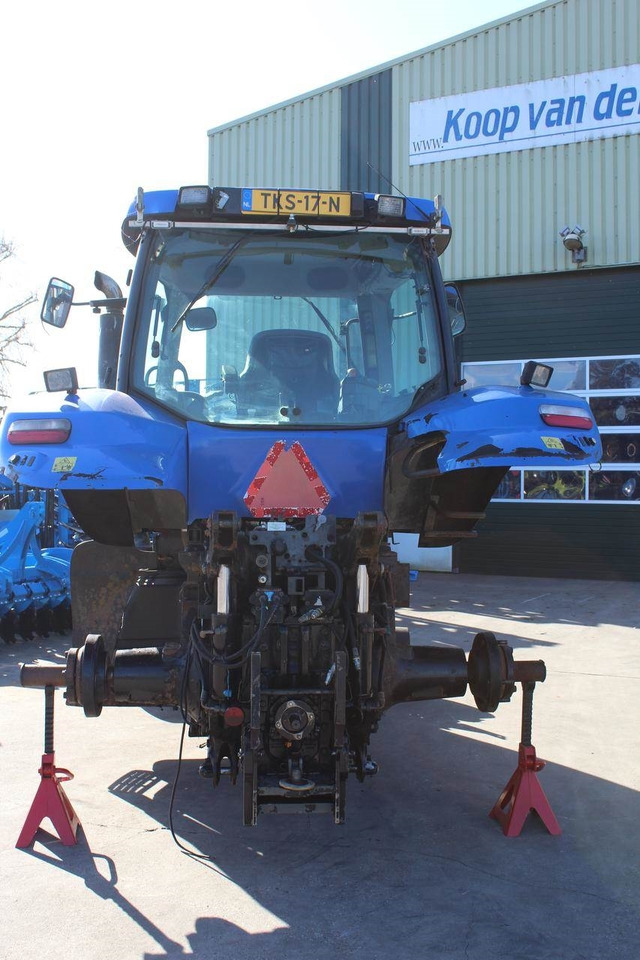 New Holland T8020 - Трактор: фото 5 New Holland T8020 - Трактор: фото 5