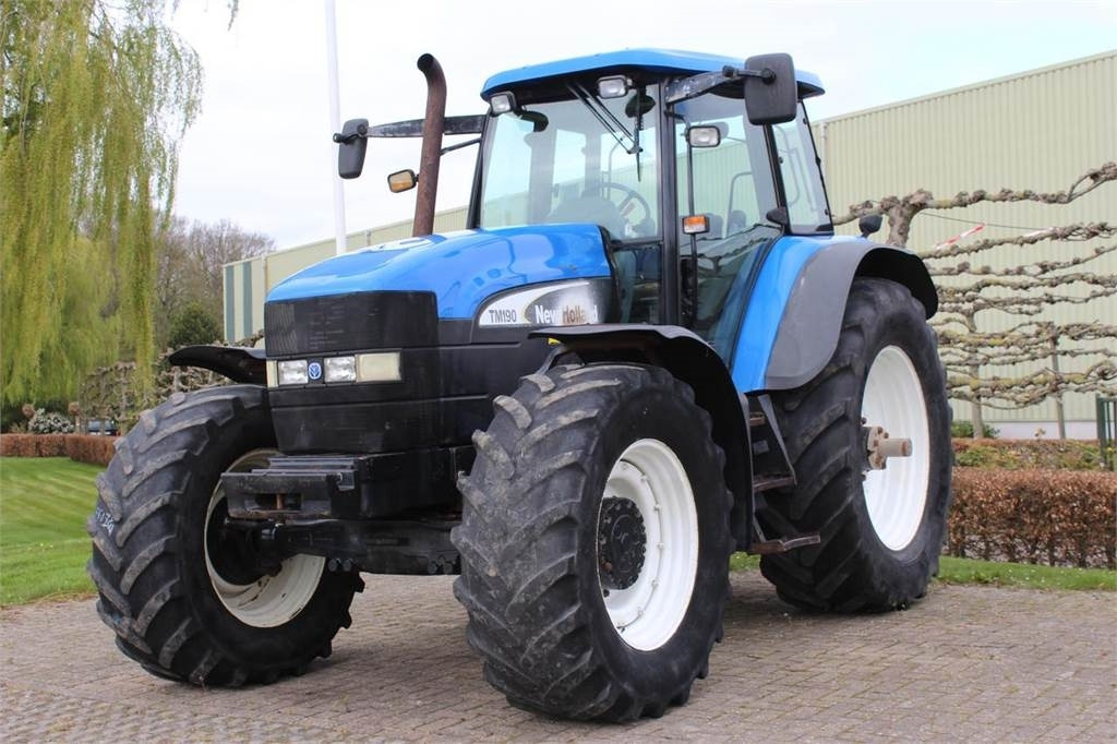 New Holland TM190 - Трактор: фото 1 New Holland TM190 - Трактор: фото 1